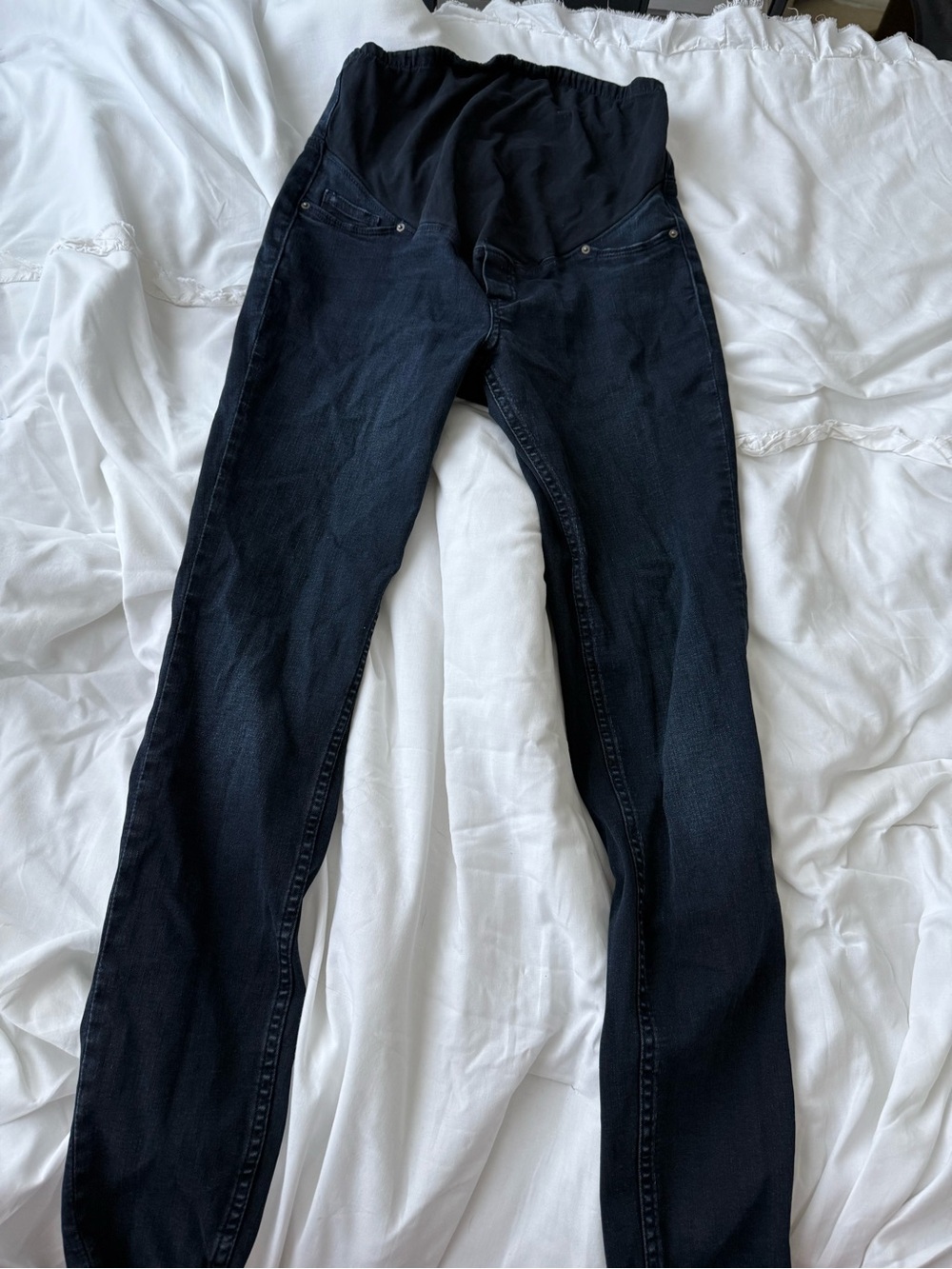 Women’s Maternity Slim Jeans - Picture 3 of 6